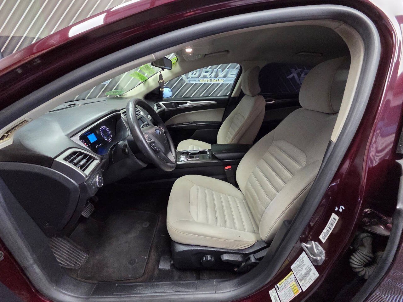 Used 2017 Ford Fusion S FWD image 18