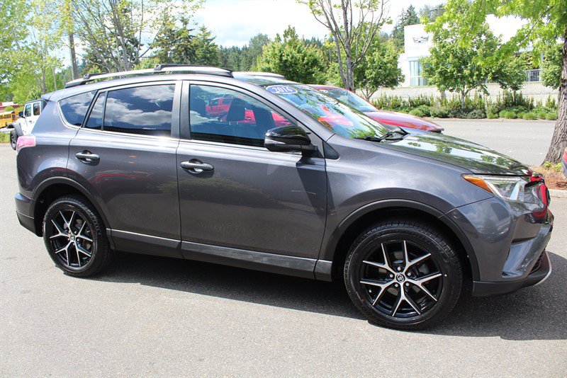 Used 2016 Toyota RAV4 SE w/ Advanced Technology Package AWD/4WD image 6