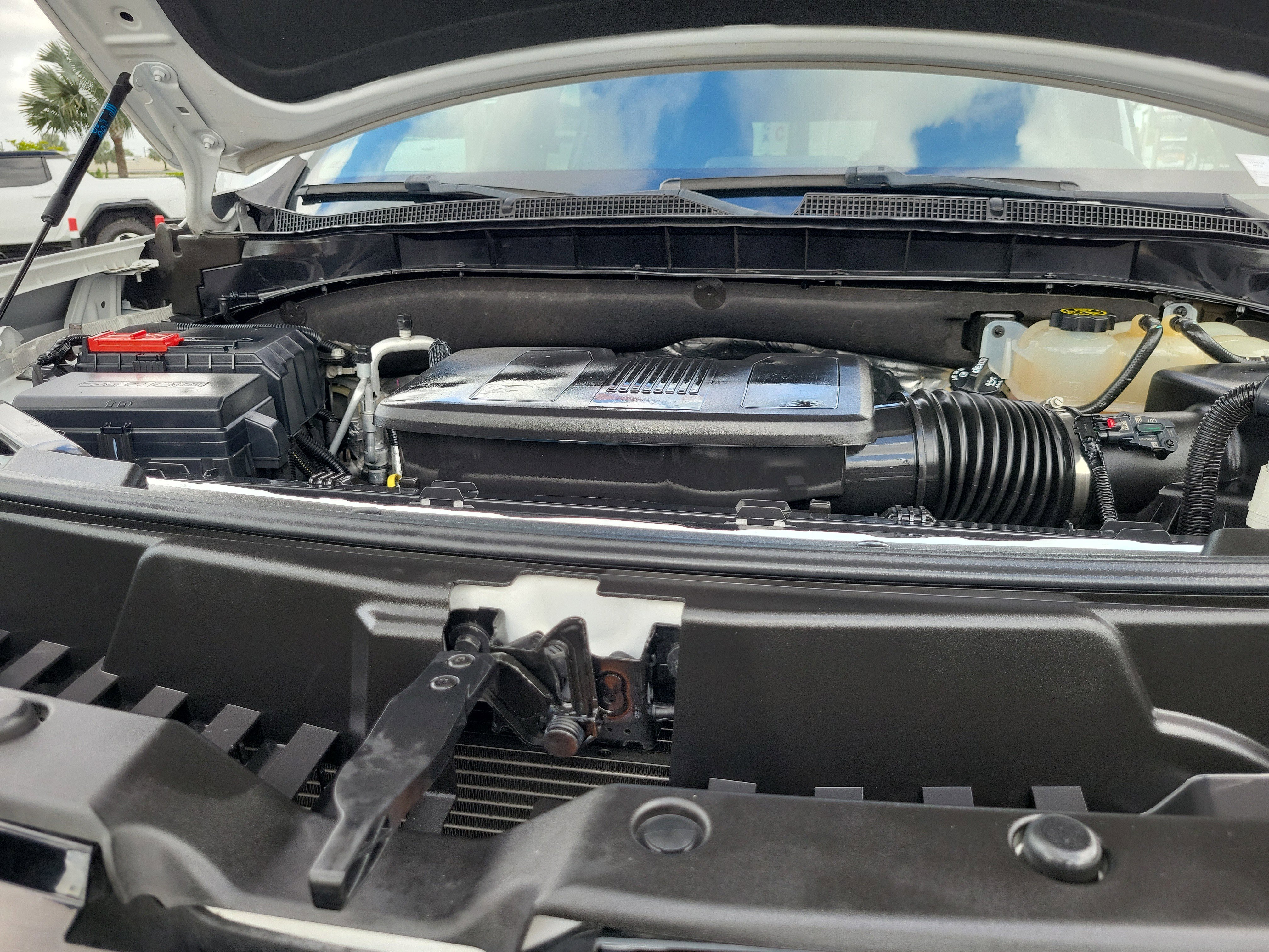 Used 2021 Chevrolet Suburban LT image 25