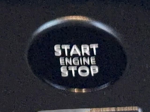 Used 2025 Nissan Kicks SV image 24