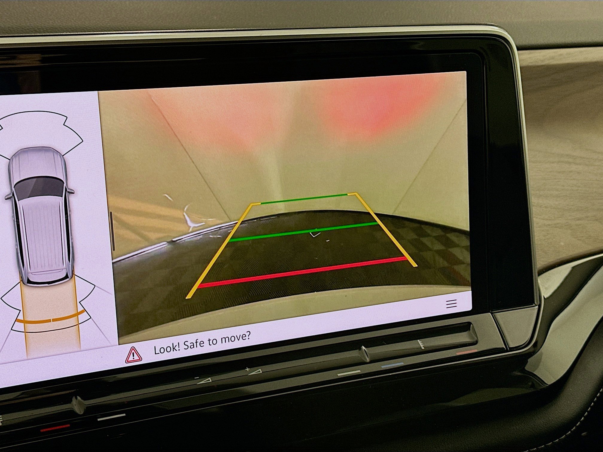 Used 2025 Volkswagen Atlas SE image 23