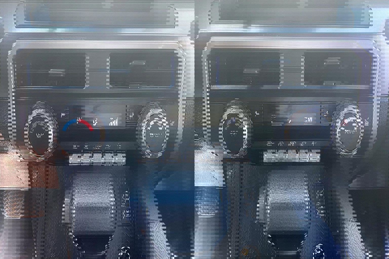 Used 2025 Toyota Tacoma SR5 image 37