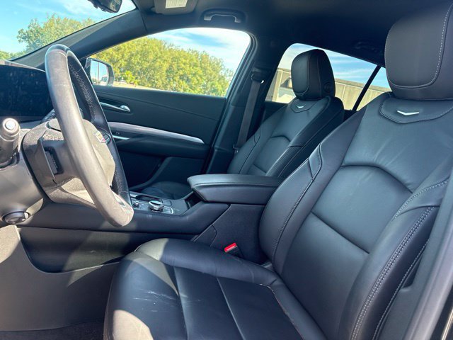 Certified 2024 Cadillac XT4 Premium Luxury w/ Technology Package AWD/4WD image 3