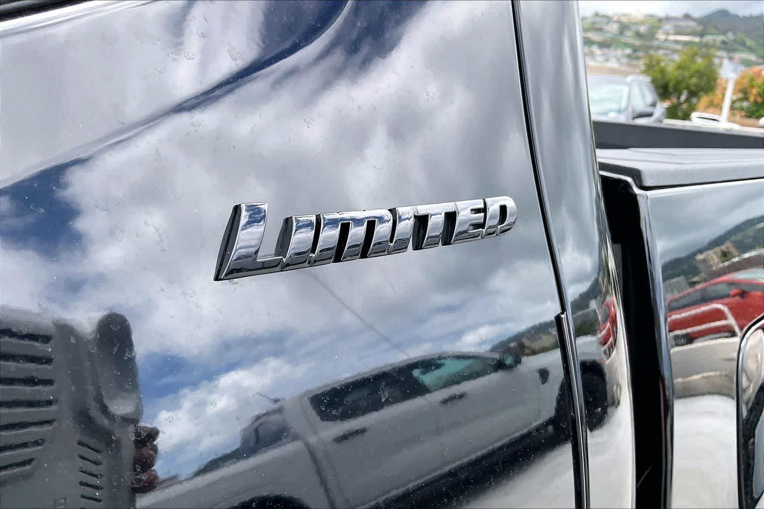Used 2023 Toyota Tacoma Limited w/ Nightshade Package AWD/4WD image 7