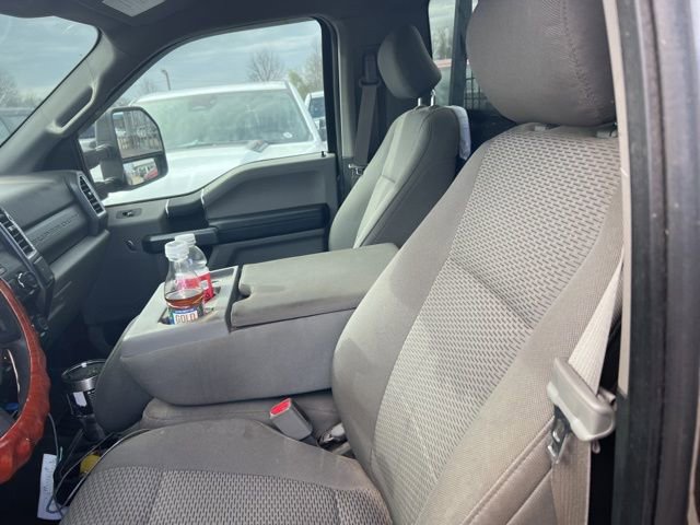 Used 2017 Ford F250 XLT image 2