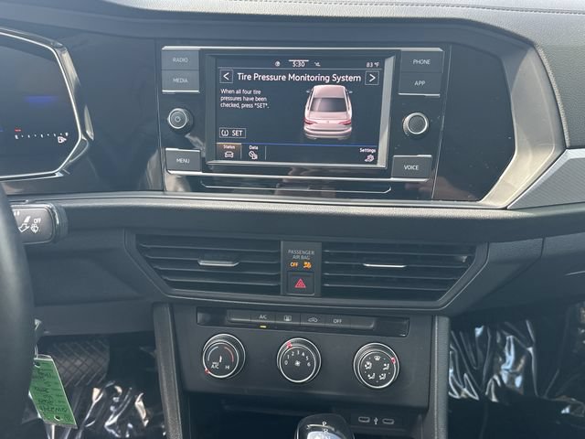 Certified 2024 Volkswagen Jetta S FWD image 18