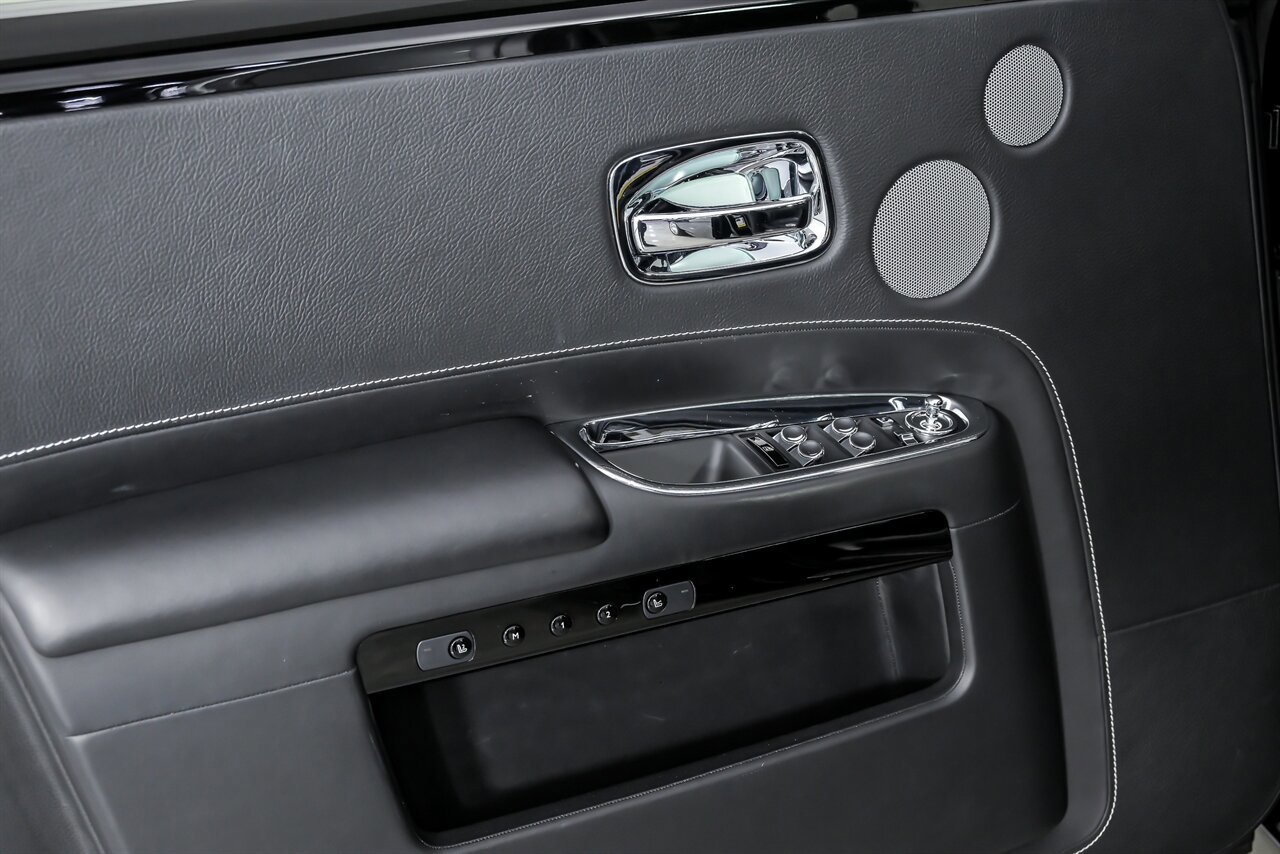 Used 2017 Rolls-Royce Ghost image 18