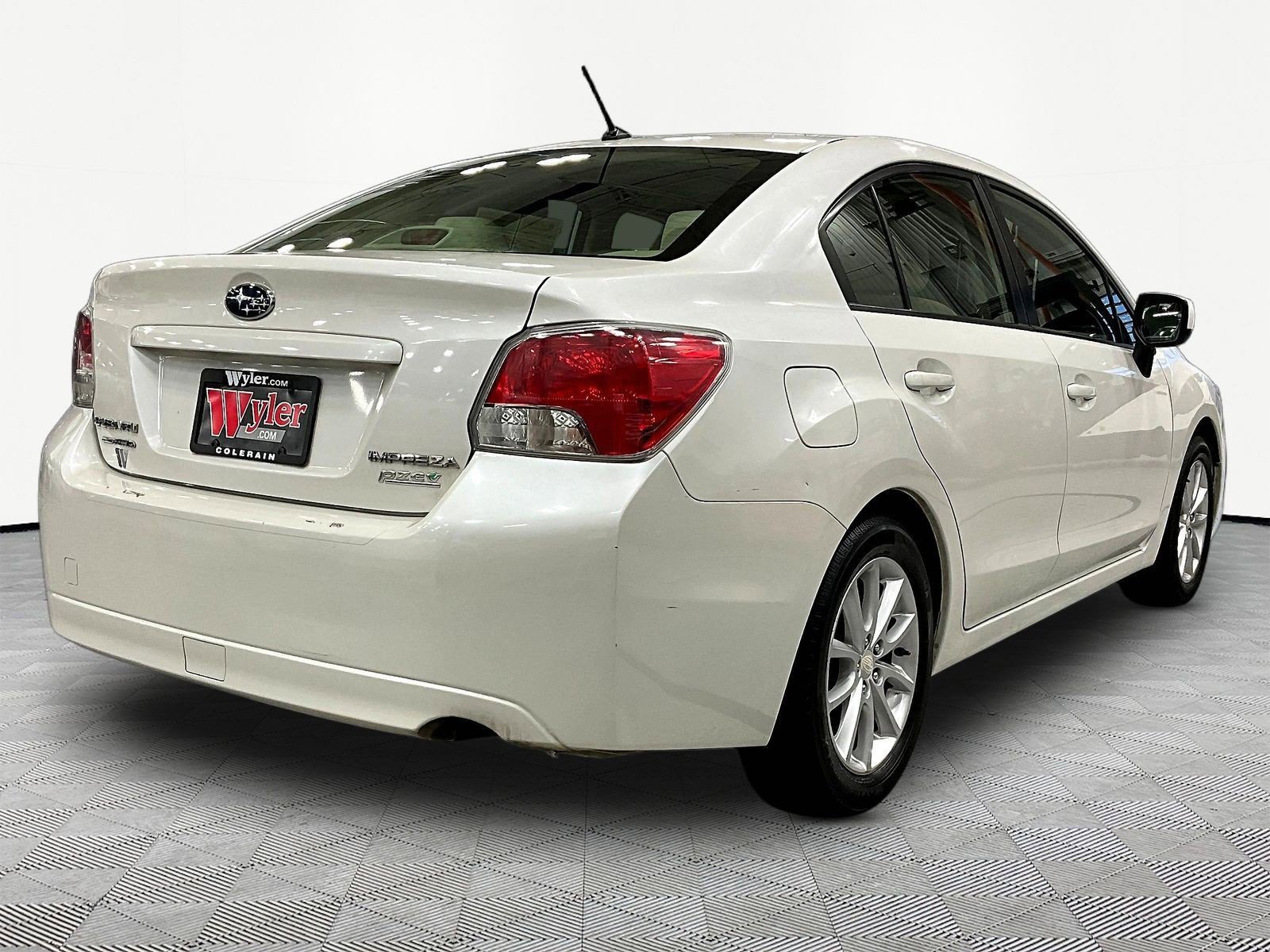 Used 2013 Subaru Impreza 2.0i Premium w/ Popular Pkg 2 AWD/4WD image 6