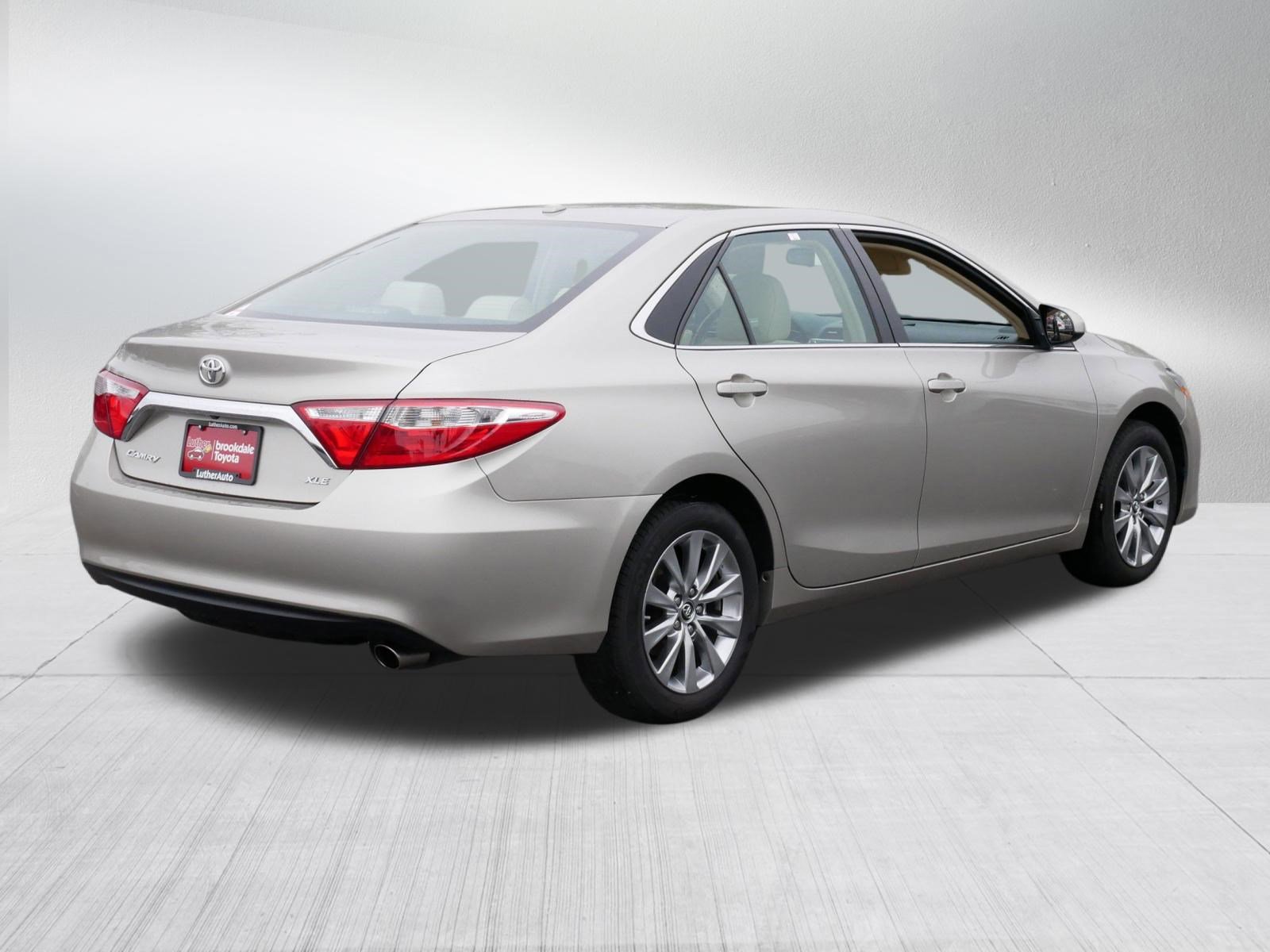 Used 2015 Toyota Camry XLE FWD image 7