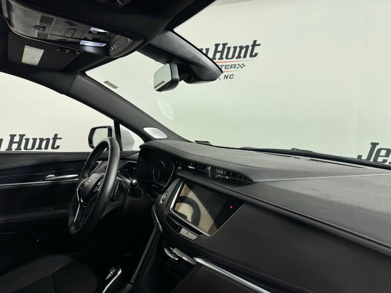 Used 2025 Cadillac XT5 Premium Luxury image 32