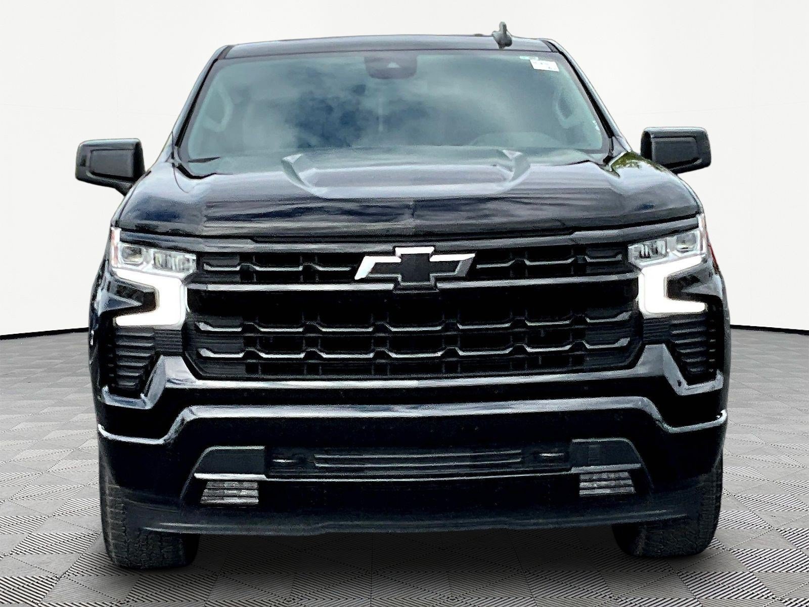 Used 2025 Chevrolet Silverado 1500 RST w/ Convenience Package II AWD/4WD image 2