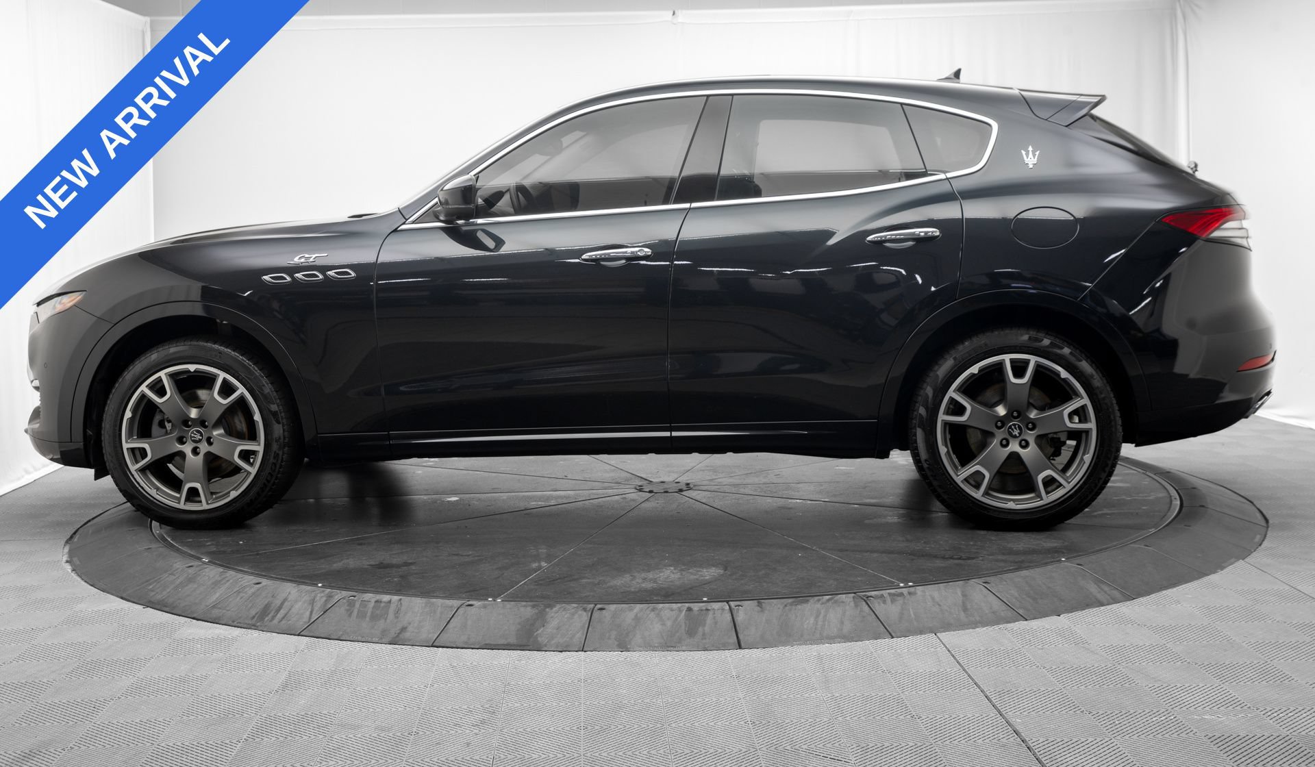 Used 2022 Maserati Levante GT AWD/4WD image 4