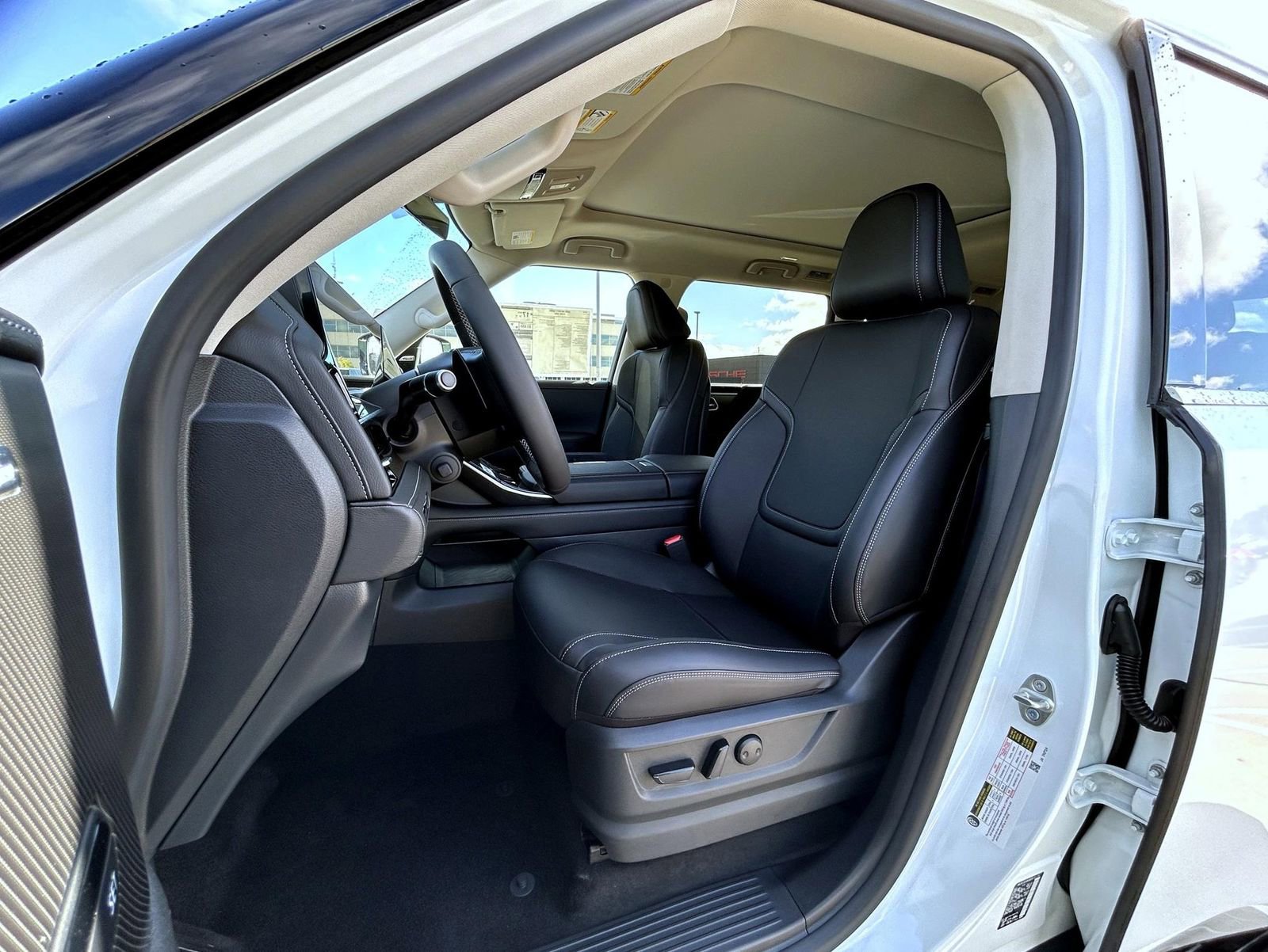 New 2026 INFINITI QX80 Pure w/ Cargo Package AWD/4WD image 10