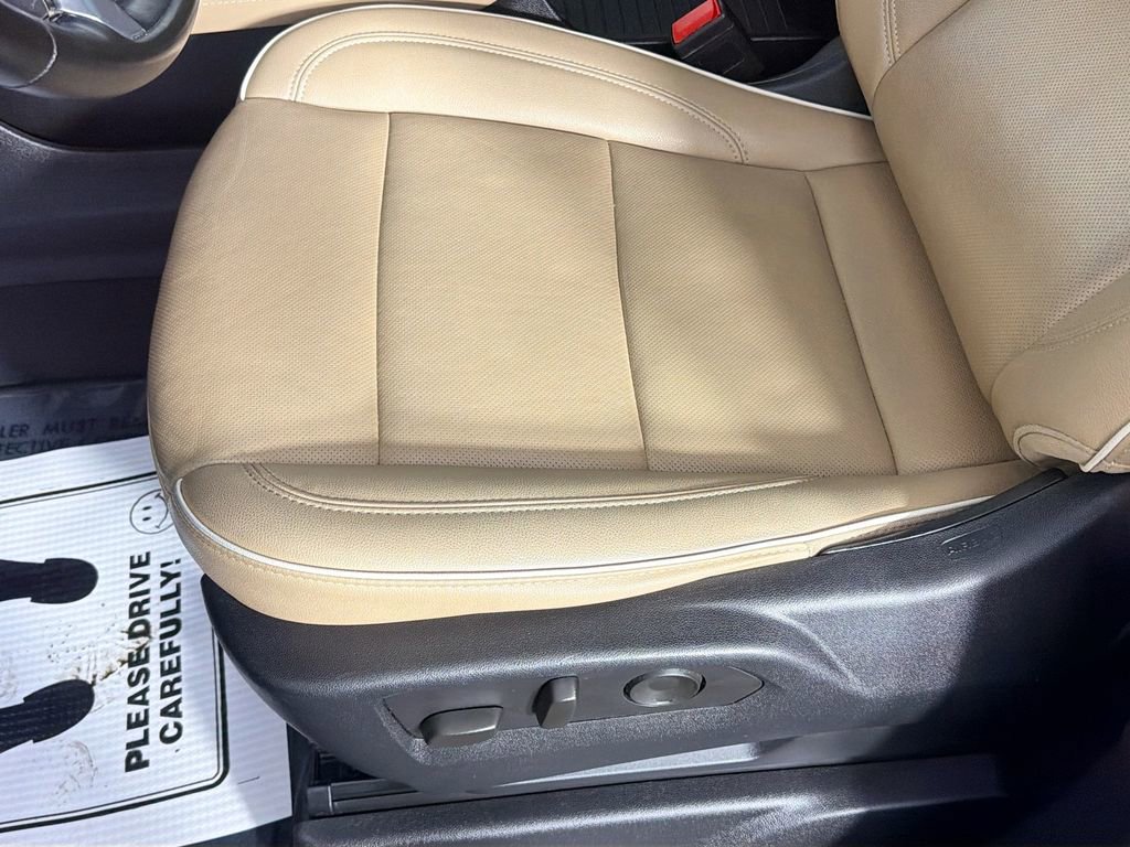 Used 2023 Chevrolet Suburban Premier w/ Premium Package image 21