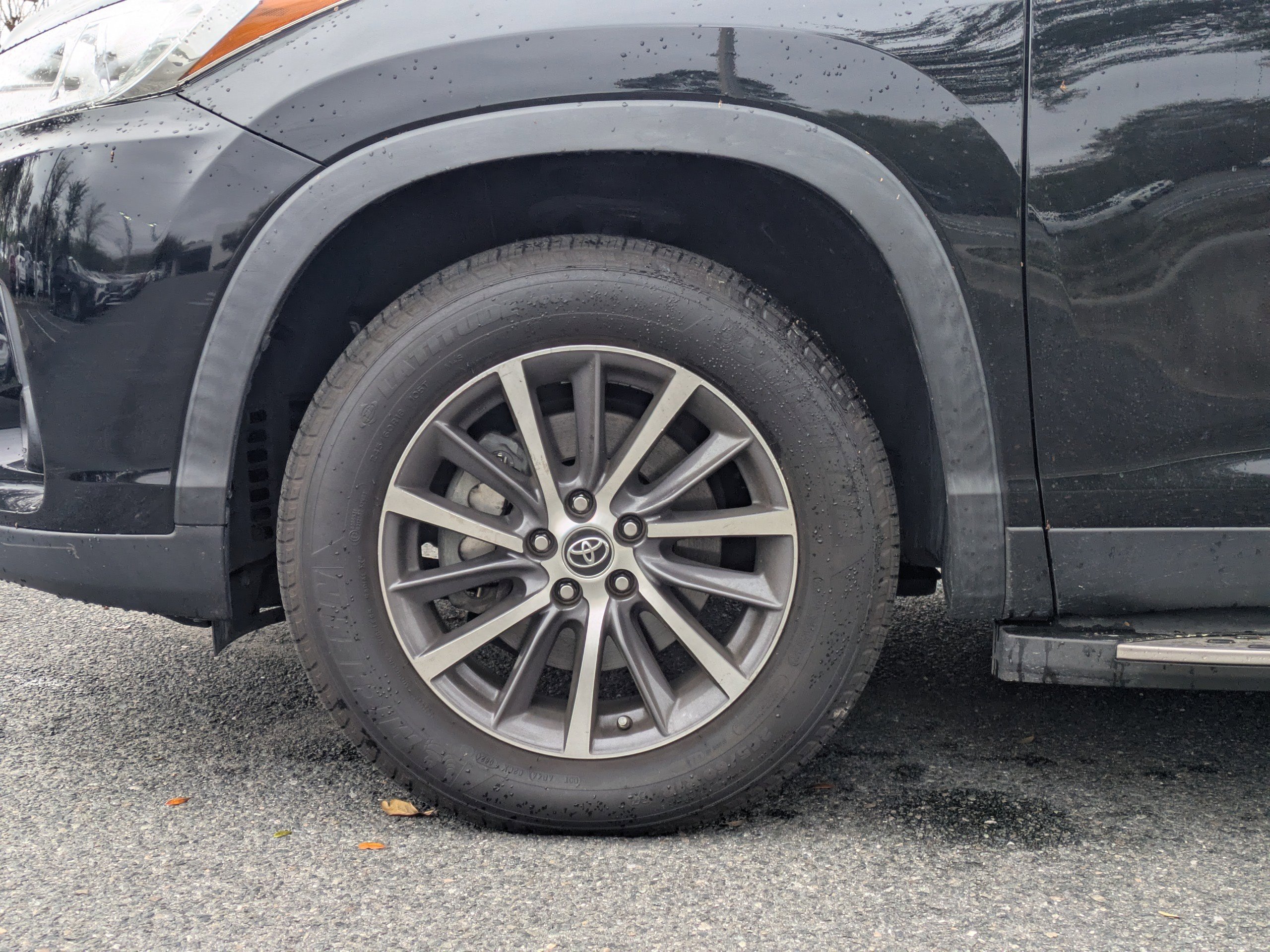 Used 2019 Toyota Highlander XLE image 10