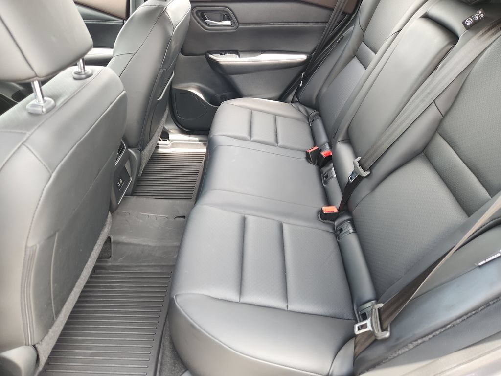 Used 2023 Nissan Rogue SV w/ SV Premium B Package FWD image 21