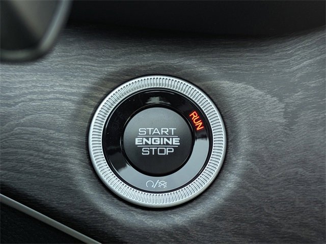 New 2025 Jeep Grand Cherokee Limited w/ Luxury Tech Group II image 33