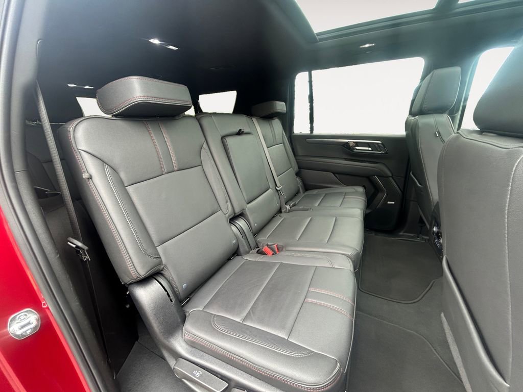 Used 2025 Chevrolet Suburban RST w/ Comfort Package AWD/4WD image 11