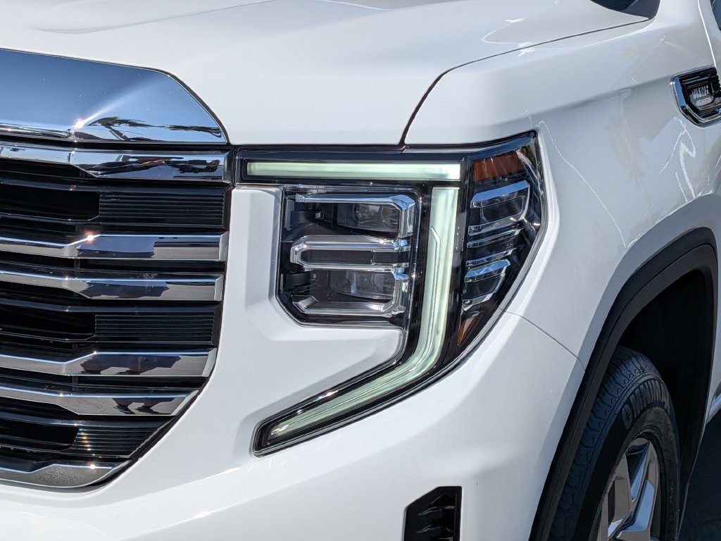 Used 2024 GMC Sierra 1500 SLT w/ SLT Premium Plus Package RWD image 9
