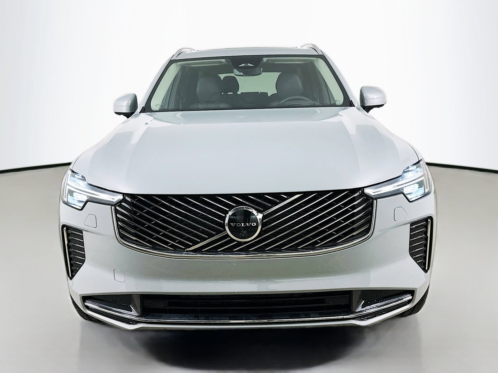 New 2026 Volvo XC90 B6 Ultra w/ Protection Package AWD/4WD image 2