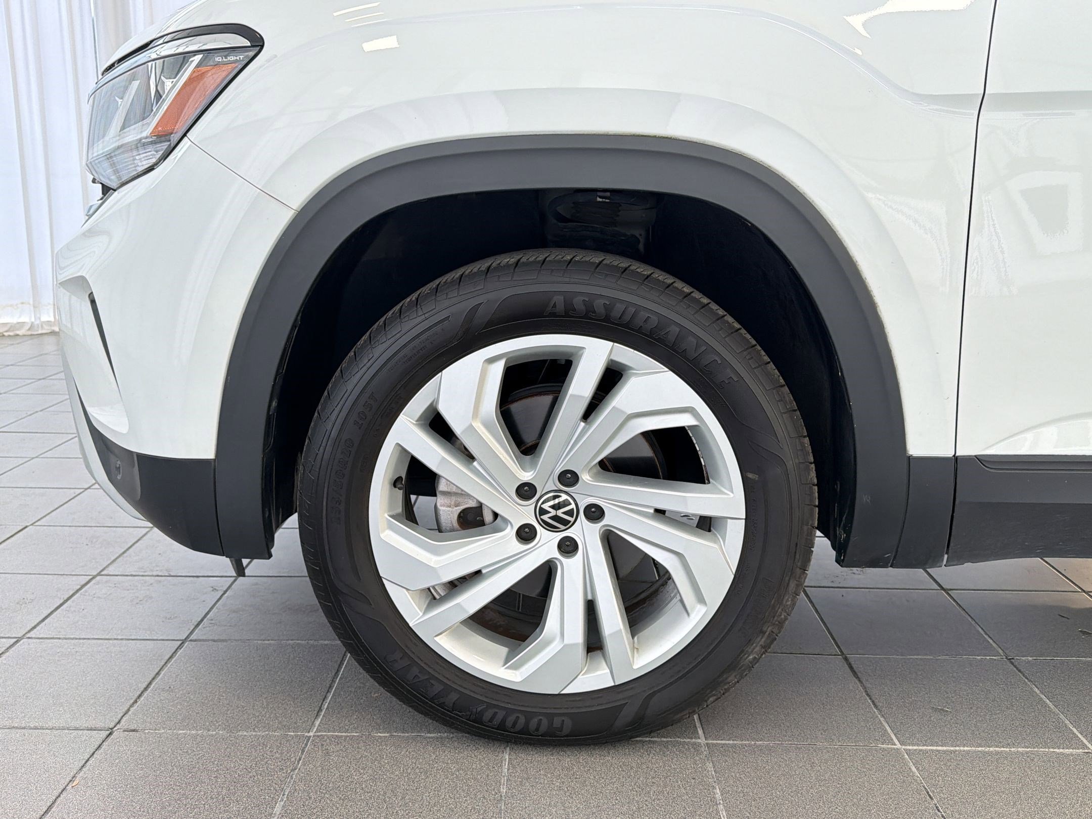 Used 2023 Volkswagen Atlas SE w/ Panoramic Sunroof Package image 12