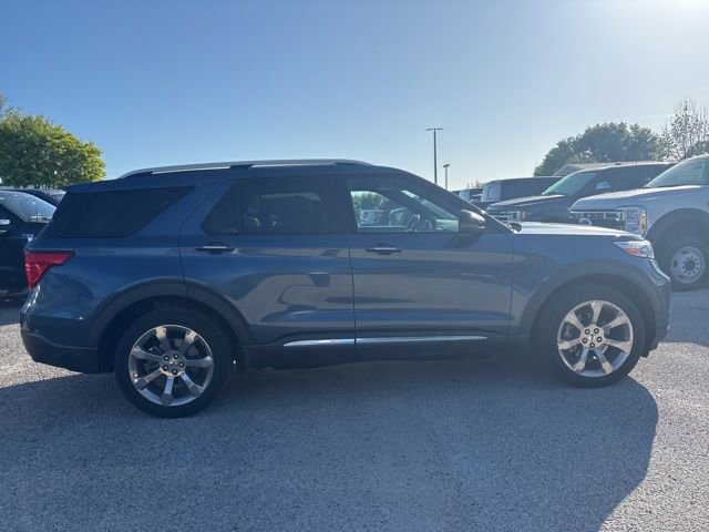 Used 2020 Ford Explorer Platinum w/ Premium Technology Package image 4