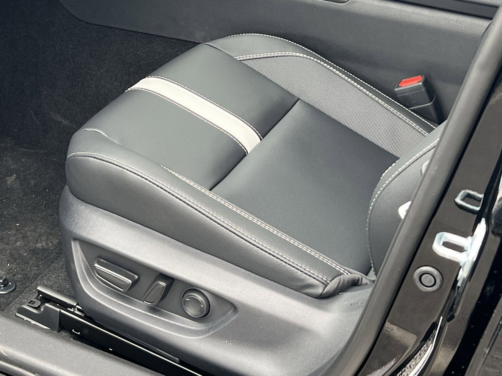 New 2026 Toyota Camry Hybrid image 8