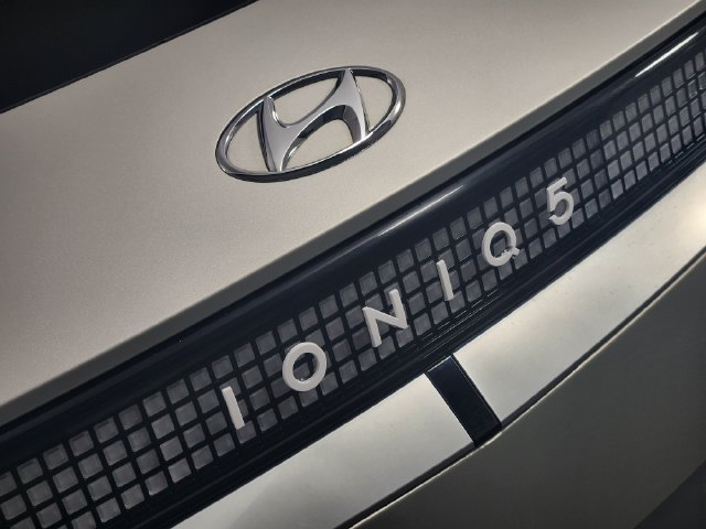 Certified 2024 Hyundai Ioniq 5 Limited AWD/4WD image 9