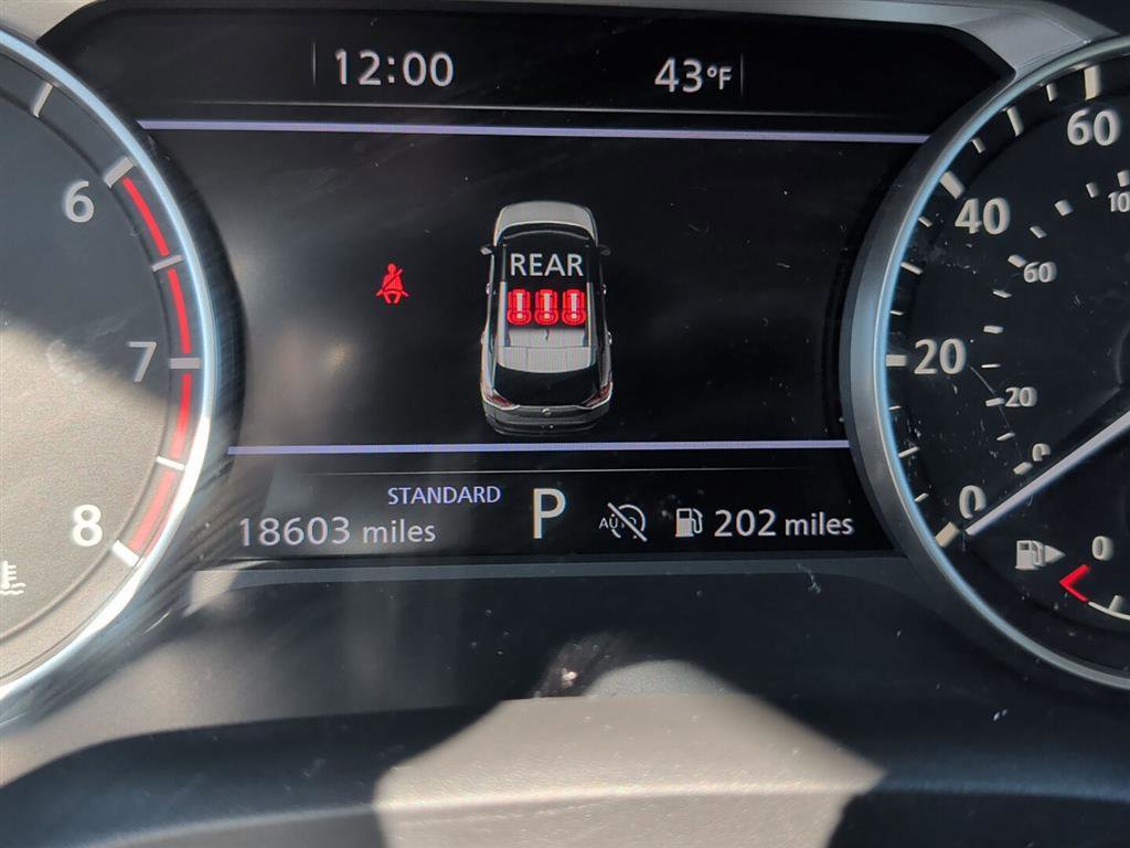 Used 2023 Nissan Rogue SL w/ SL Premium Package image 12