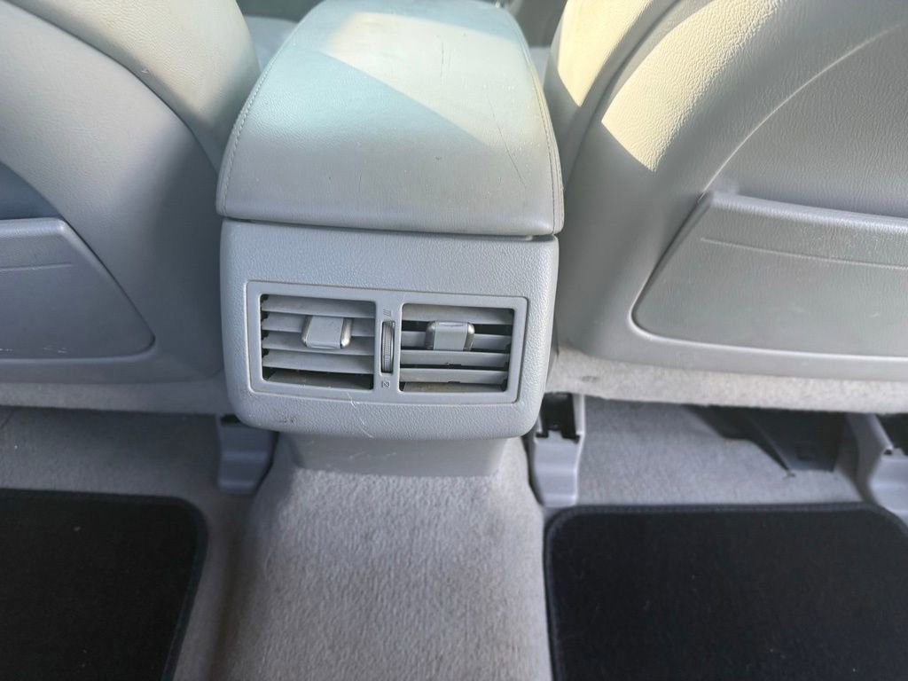 Used 2010 Toyota Camry image 15