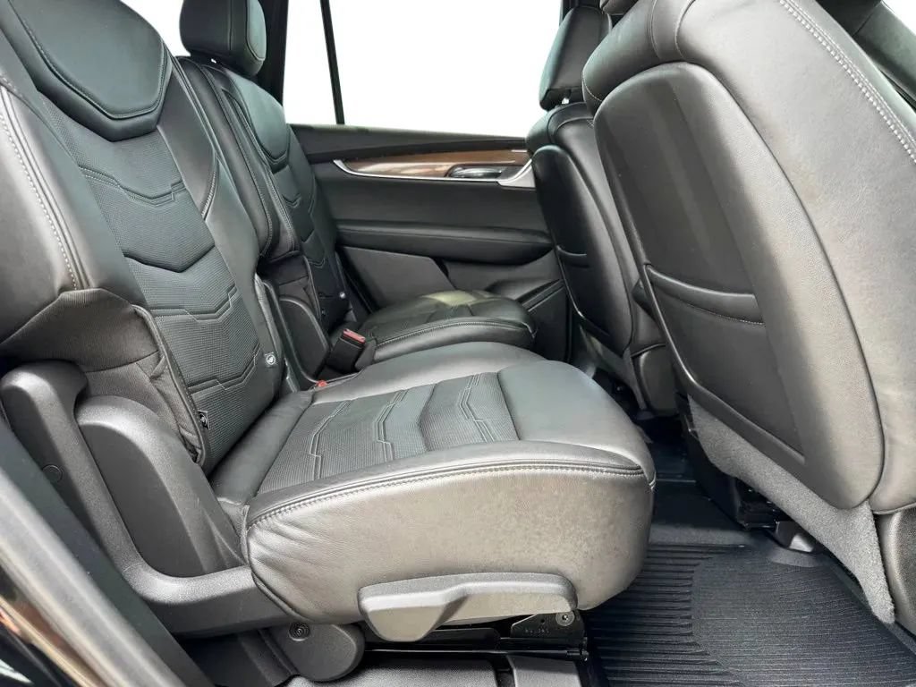 Used 2024 Cadillac XT6 Sport w/ Platinum Package AWD/4WD image 17