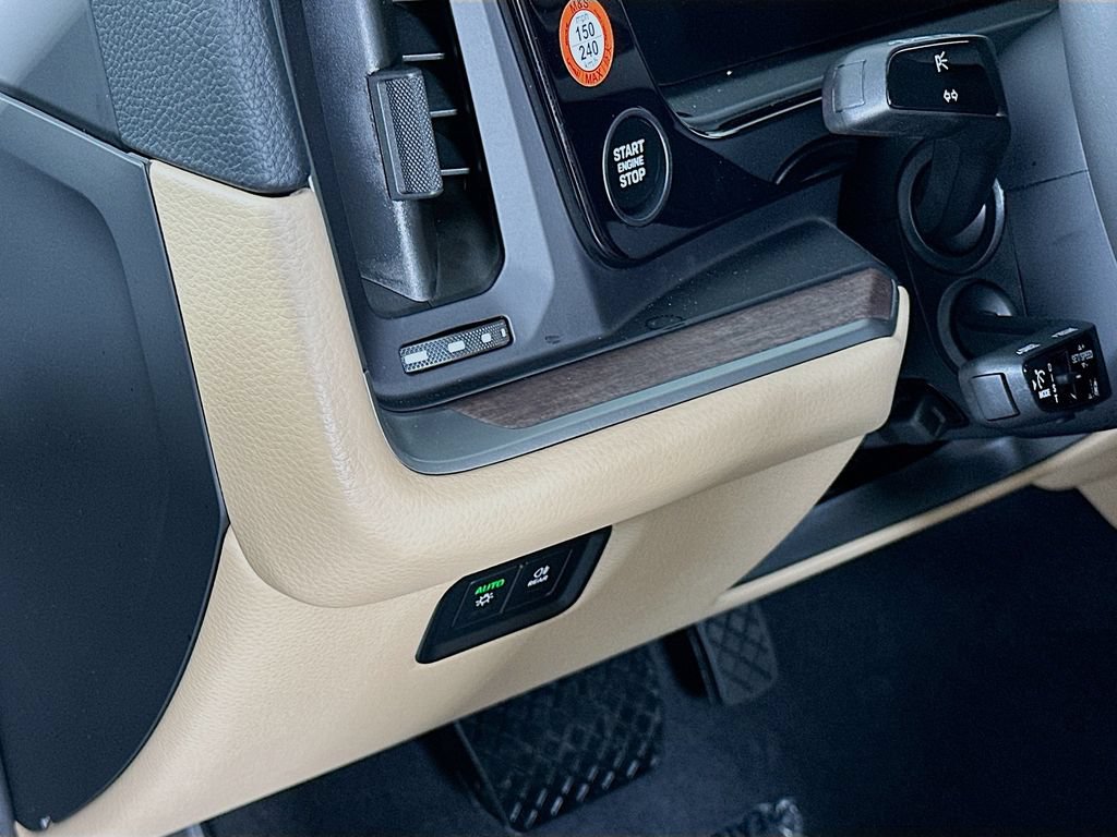 New 2026 Porsche Cayenne AWD/4WD image 11