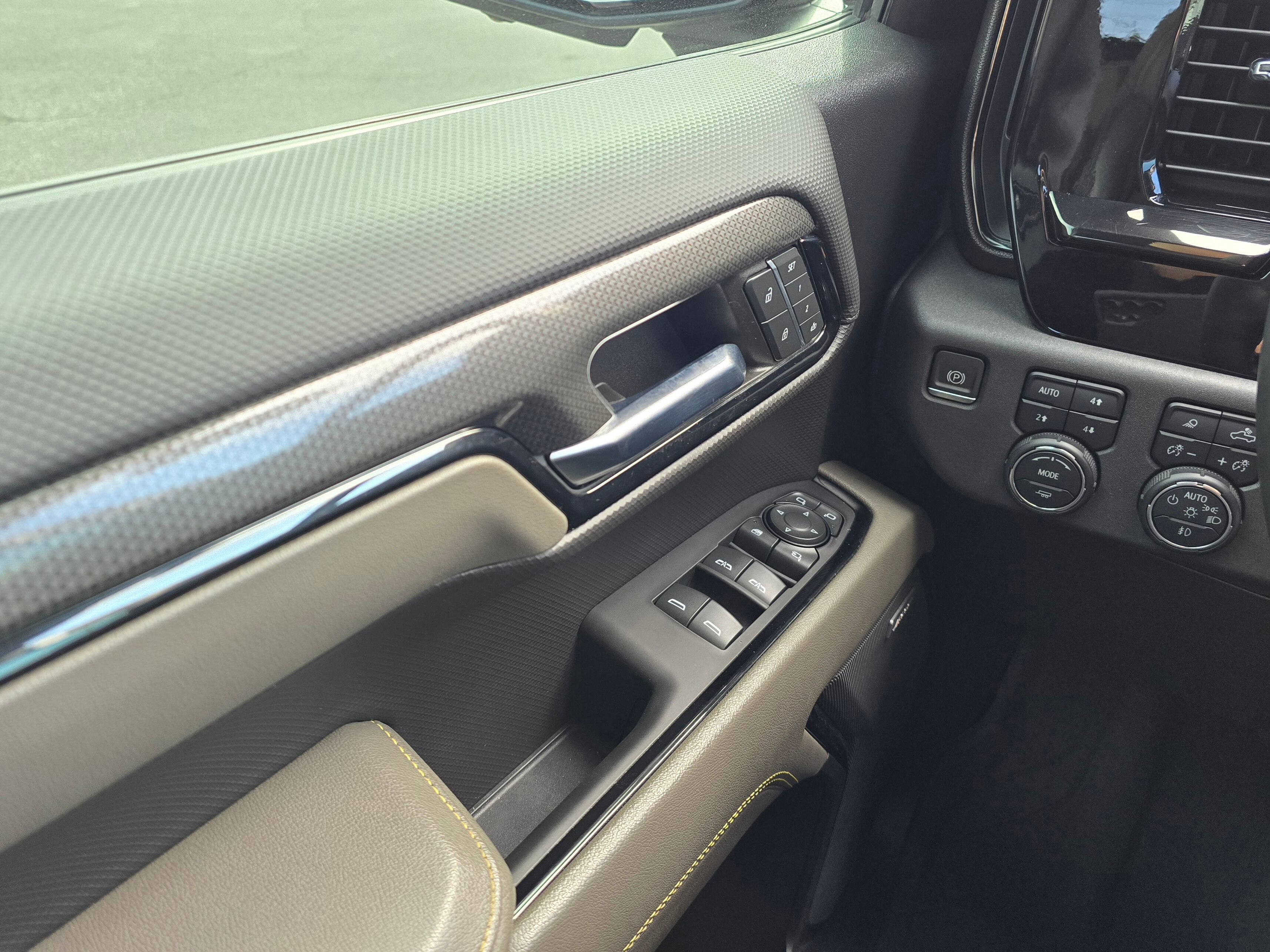 Used 2023 Chevrolet Silverado 1500 ZR2 image 62