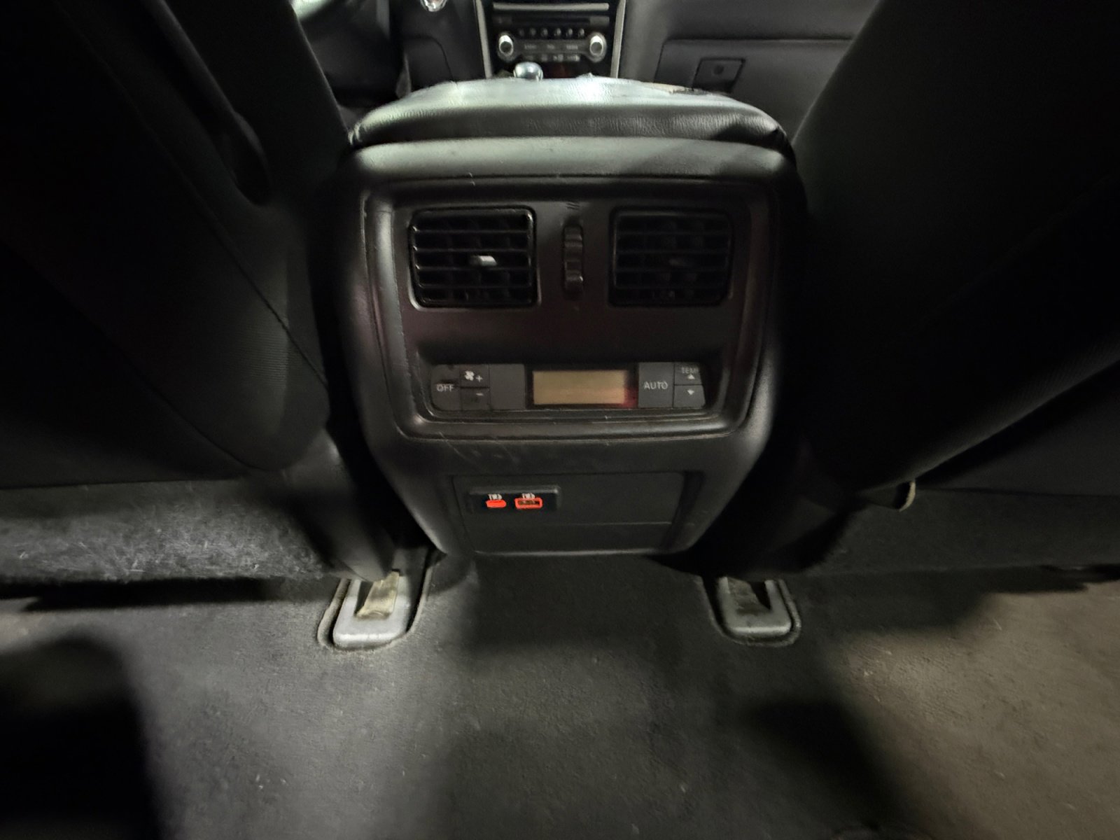 Used 2019 Nissan Pathfinder SV image 32