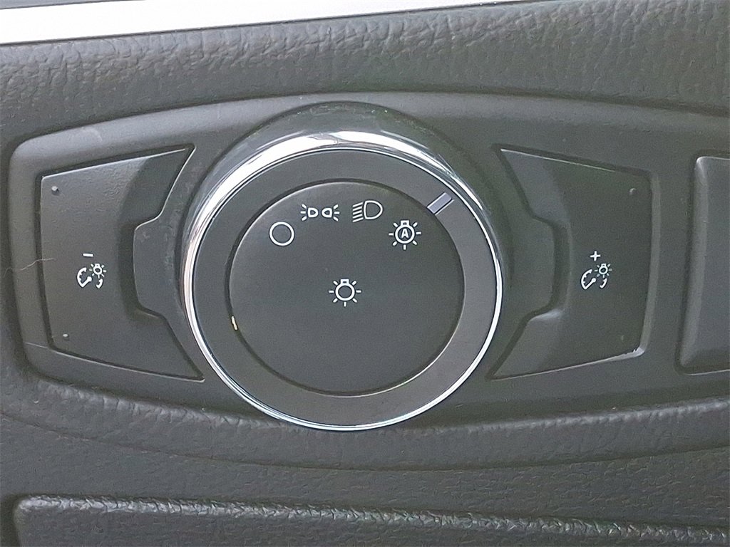 Used 2024 Ford Edge SEL image 25