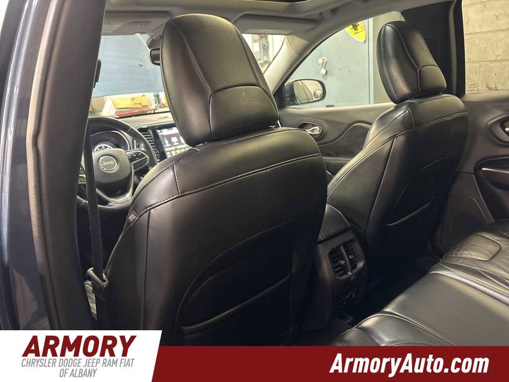 Used 2019 Jeep Cherokee Limited image 28