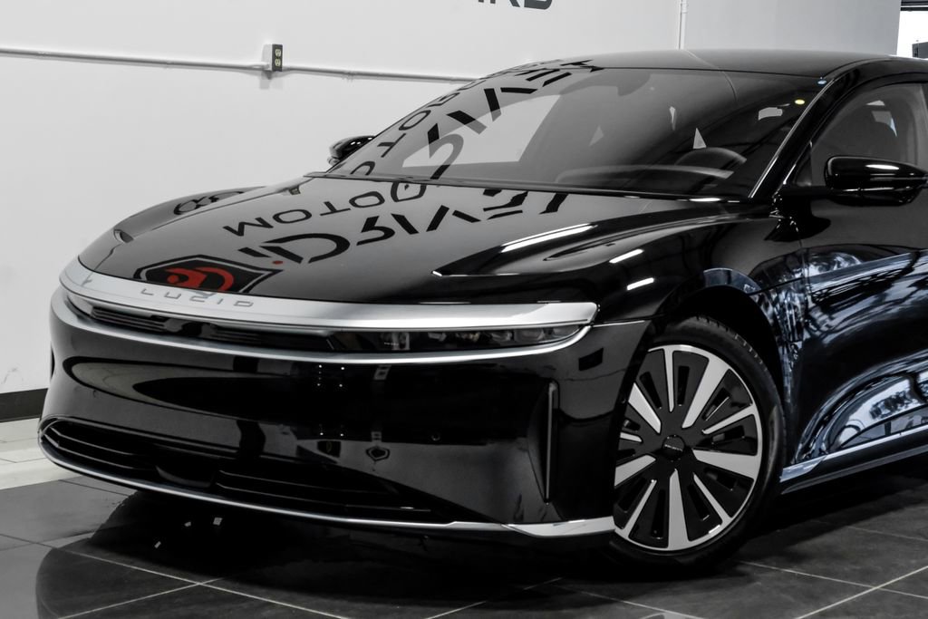 Used 2025 Lucid Air Touring image 10