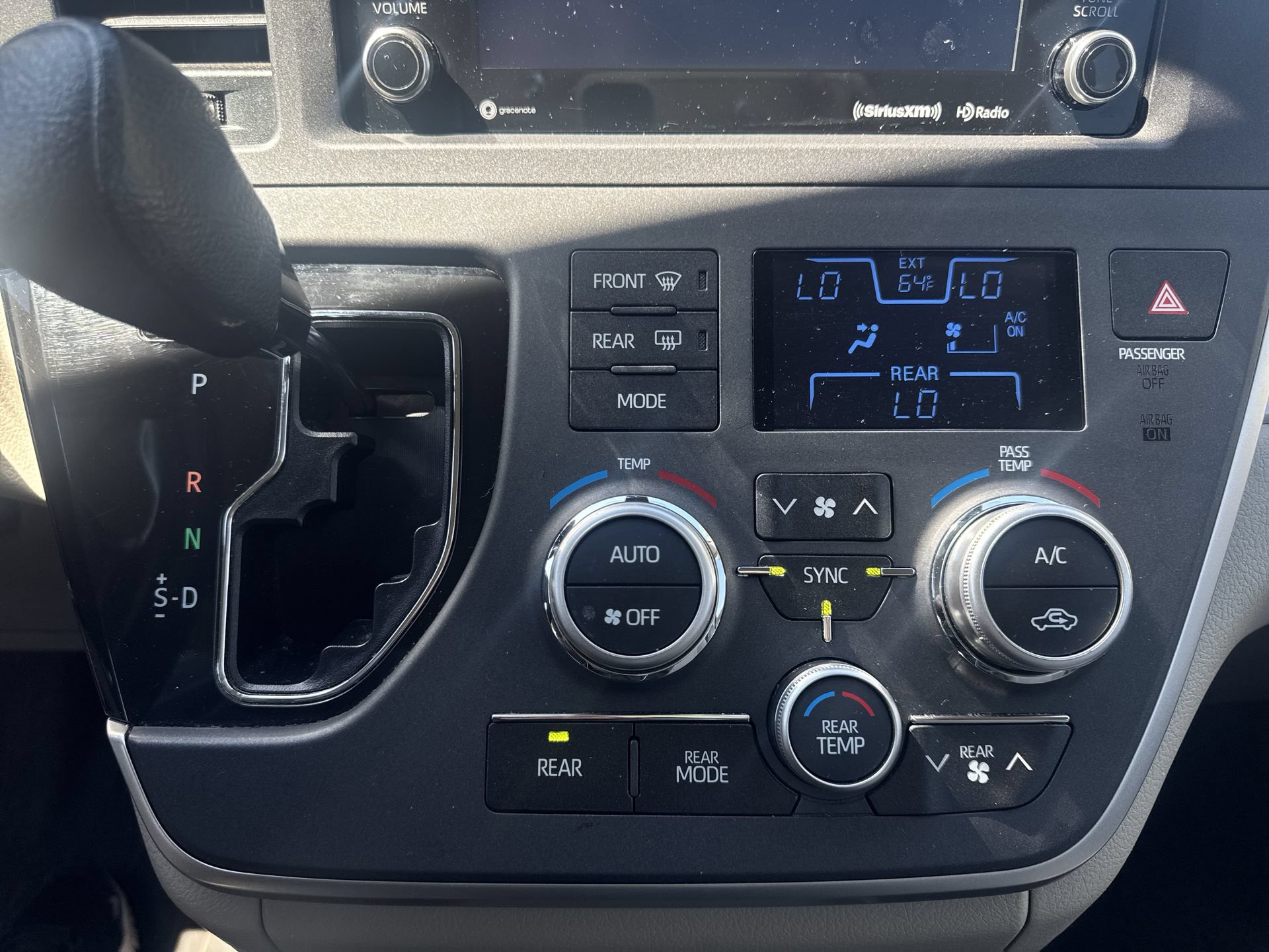Used 2020 Toyota Sienna LE FWD image 18