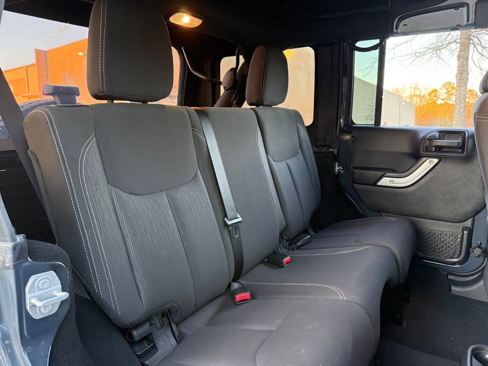 Used 2016 Jeep Wrangler Unlimited Sahara w/ Connectivity Group image 38