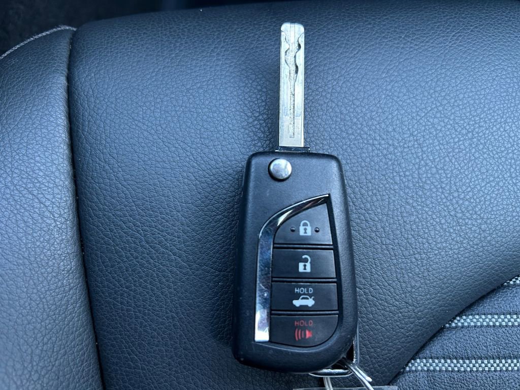 Used 2024 Toyota Camry SE w/ Cold Weather Package FWD image 33
