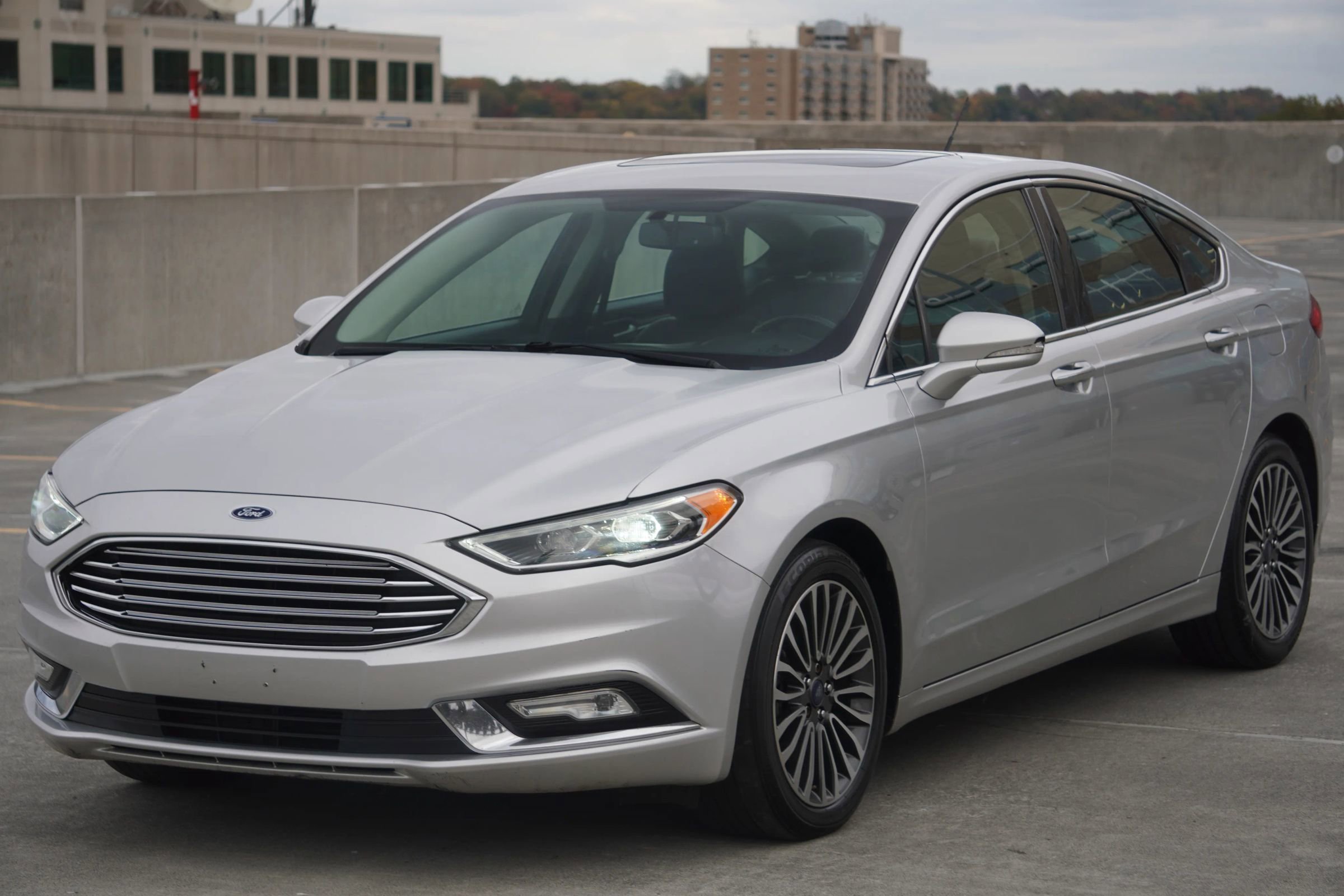 Used 2017 Ford Fusion SE image 24