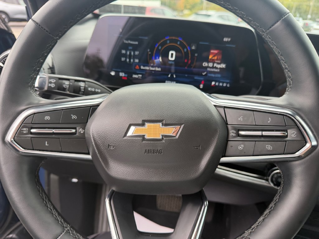 Used 2025 Chevrolet Equinox LT AWD/4WD image 15
