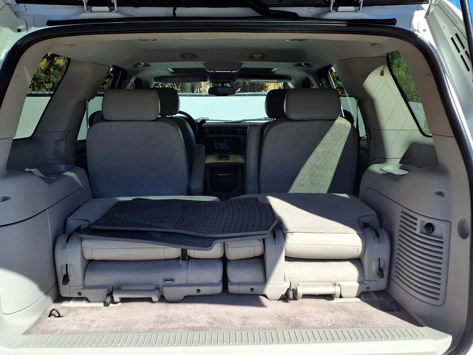 Used 2010 Chevrolet Tahoe LT w/ Regional Value Package RWD image 8