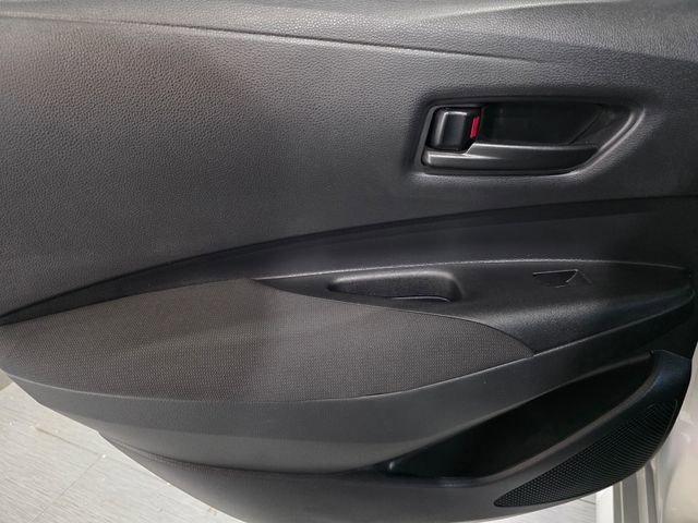 Used 2025 Toyota Corolla LE FWD image 11