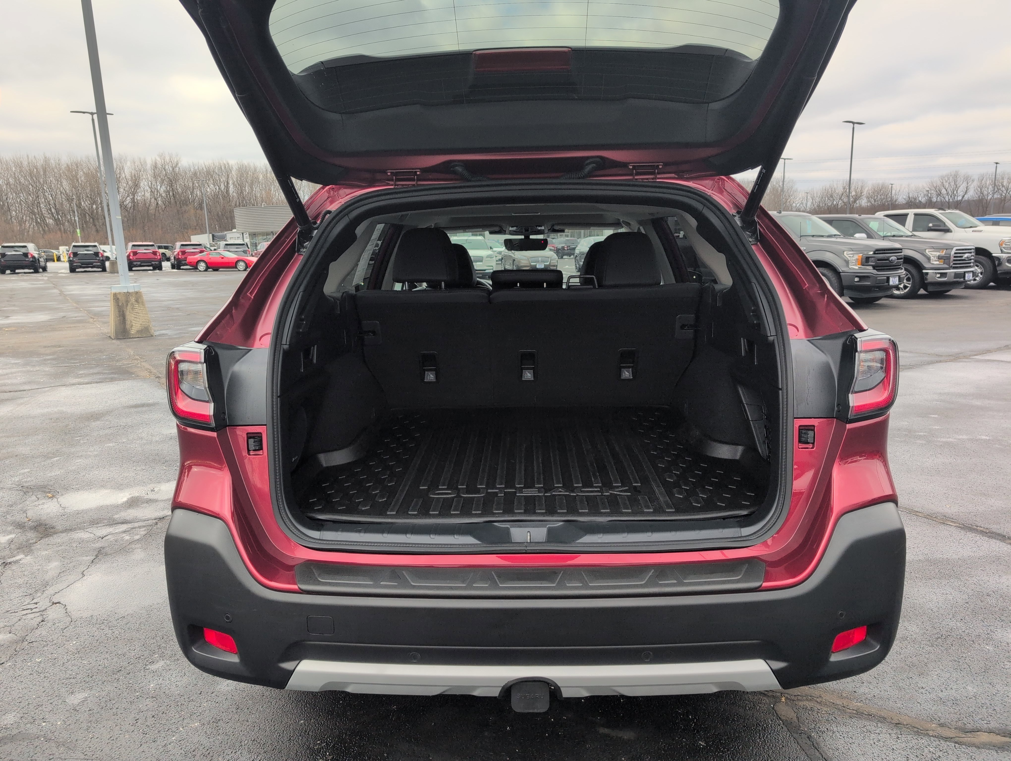 Used 2025 Subaru Outback Limited image 10