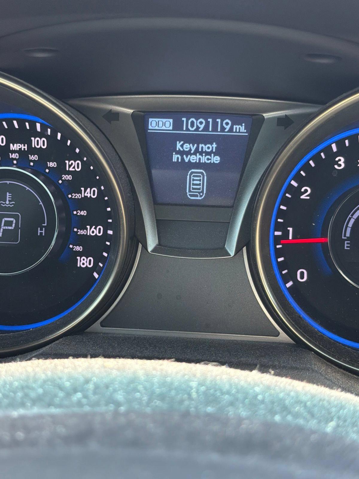 Used 2016 Hyundai Genesis Coupe 3.8 RWD image 11