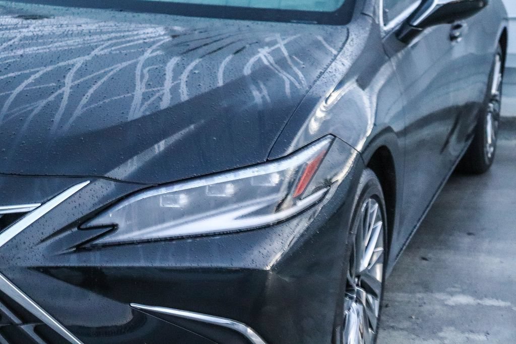 Used 2025 Lexus ES 300h w/ Luxury Package FWD image 5