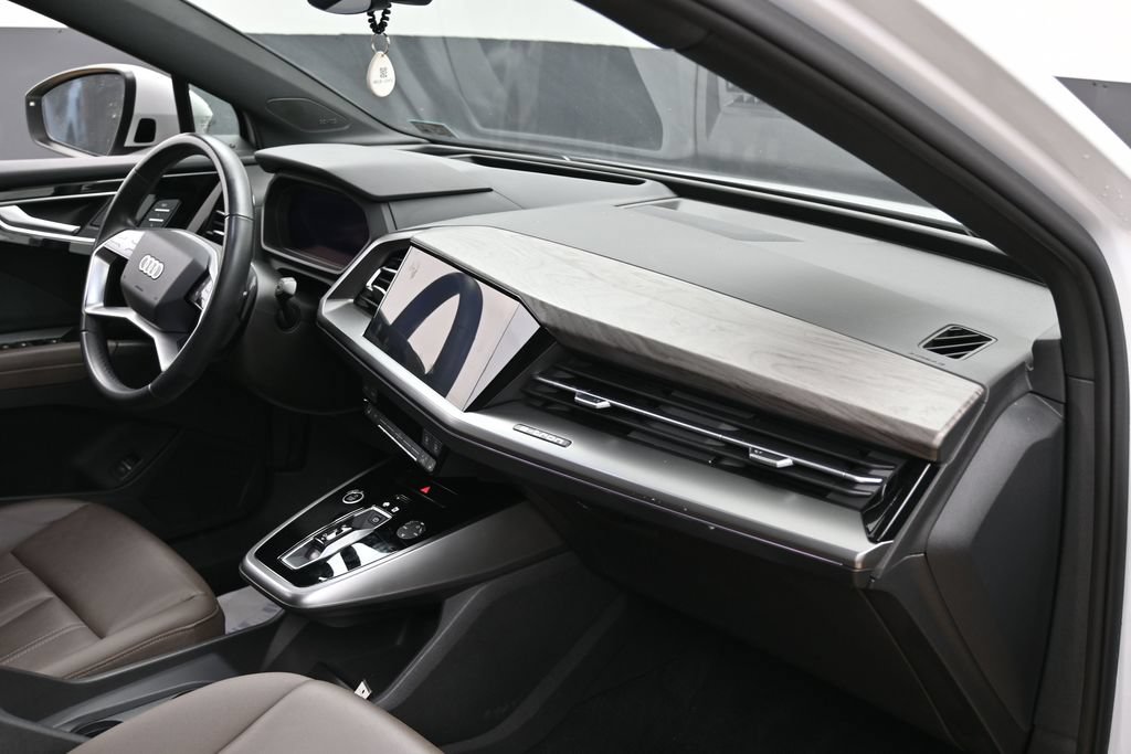 Used 2023 Audi Q4 e-tron Prestige AWD/4WD image 34