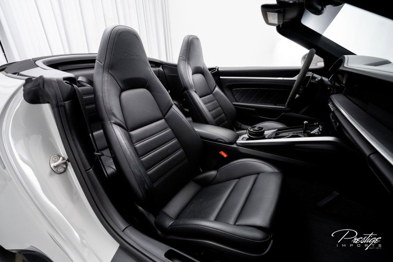 Used 2025 Porsche 911 Turbo image 38