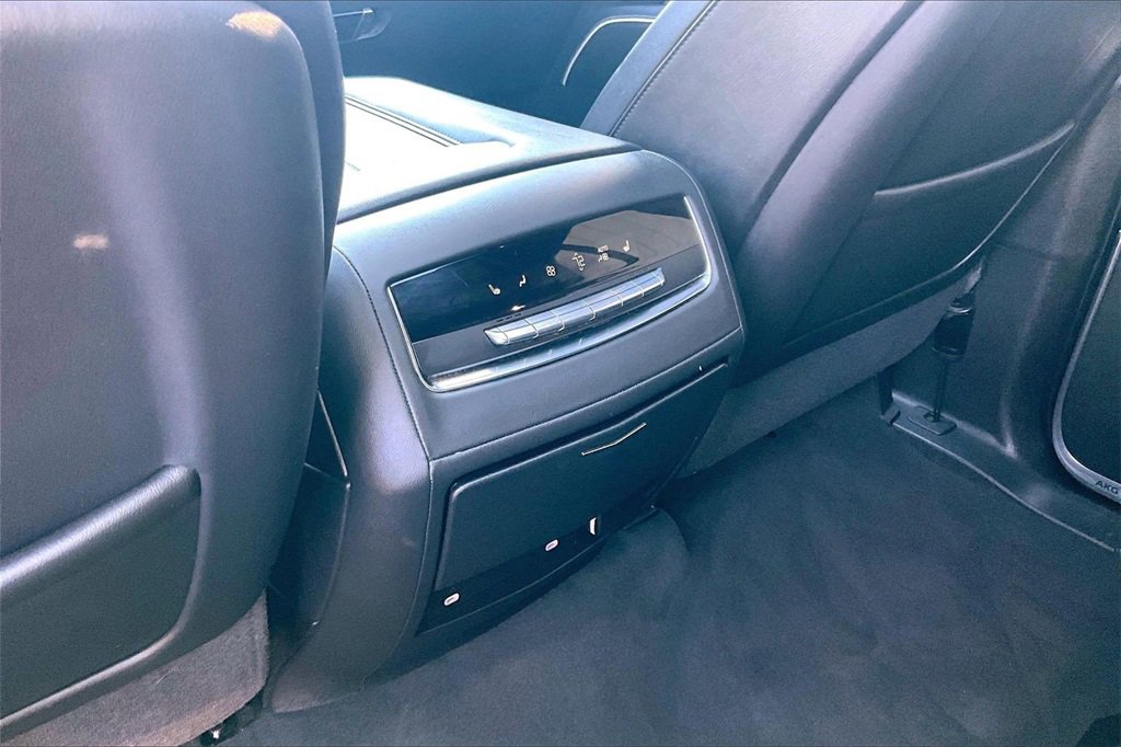 Used 2021 Cadillac Escalade Premium Luxury image 10